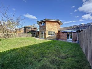 Découvrez nos services de vente immobilière à Troinex: vente d'une maison par l'agence immobilière Désormière et Vanhalst